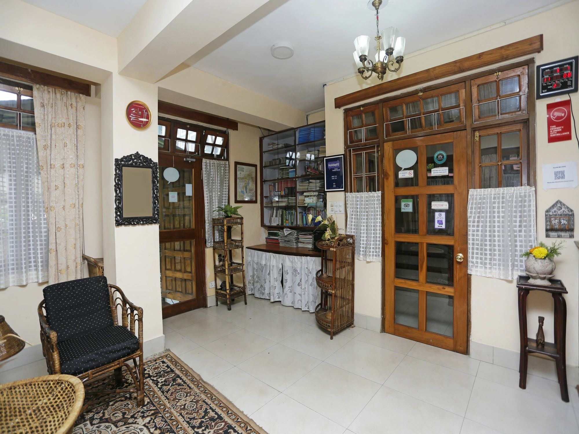 Oyo 2402 Hotel Highwinds Shillong Esterno foto